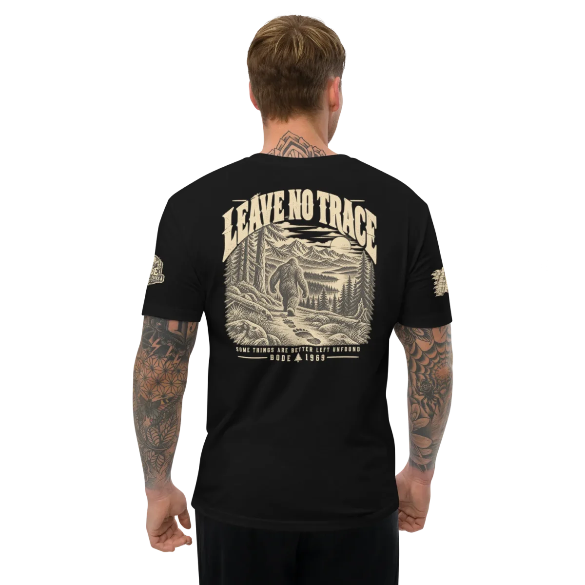 Leave No Trace, Black, back, worn